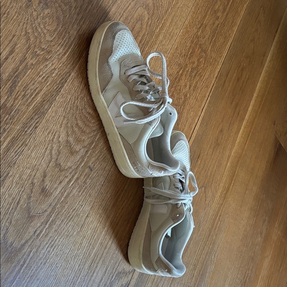 Veja V-90 sneakers - Picture 4 of 8